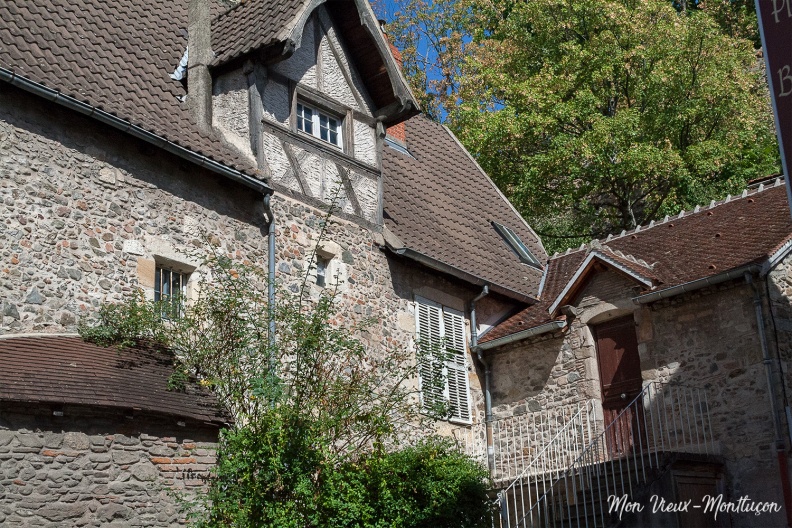 Rue du Petit Château : maison d'angle avec la rue des Serruriers 0004_petit-chateau_rue_maison-angle.jpg