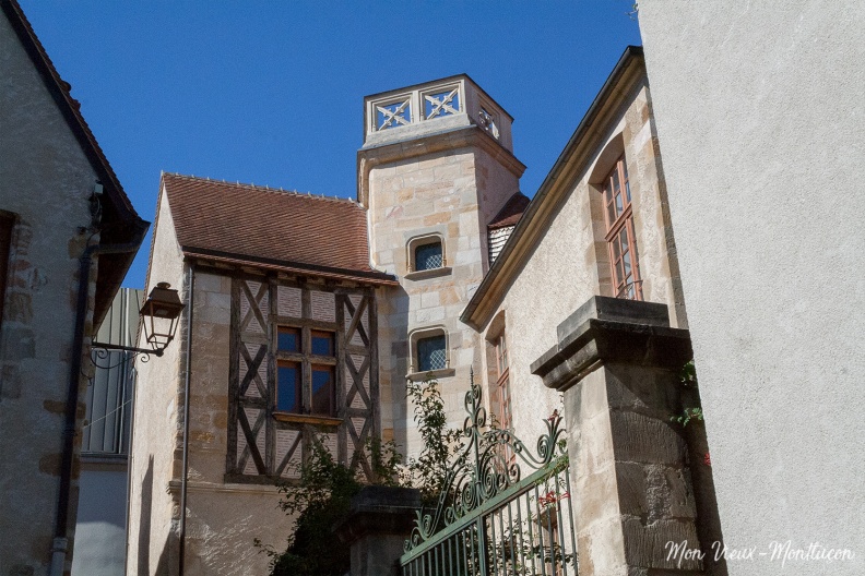 12 rue Notre-Dame : ostel Millet alias Maison des Condé, vu de la rue de la Charité 0013_notre-dame_rue-12.jpg