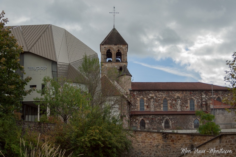 MuPop vu du jardin Wilson avec l'église Notre-Dame à droite(Musée des Musiques Populaires) 0018_mupop_vue-jardin-wilson.jpg