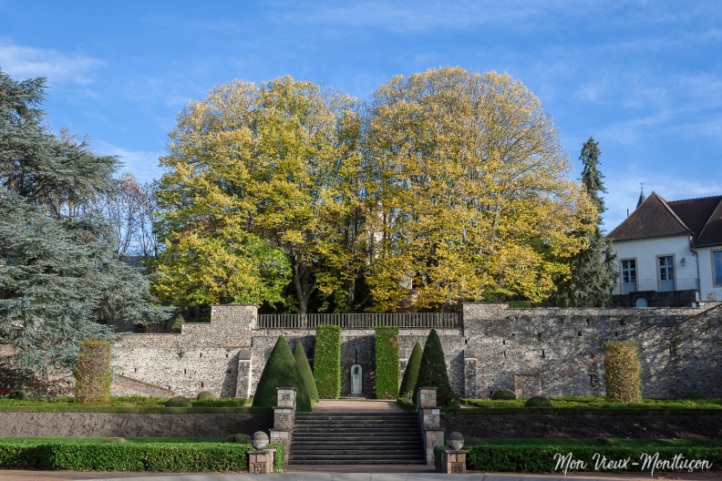 Jardin Wilson : entrée principale. Au fond la statue d'André Messager 0053_jardin-wilson_entree.jpg