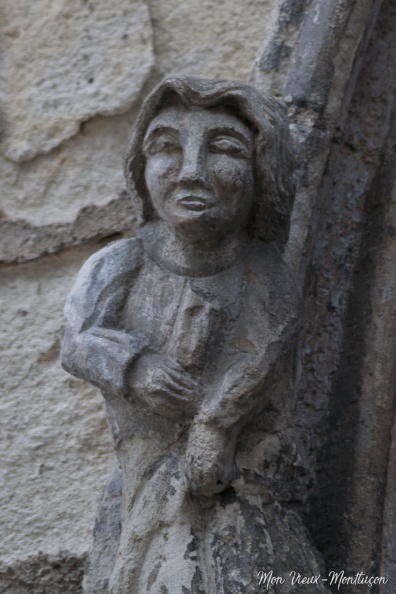 0064_doyenne-maison_statue-gauche_2.jpg