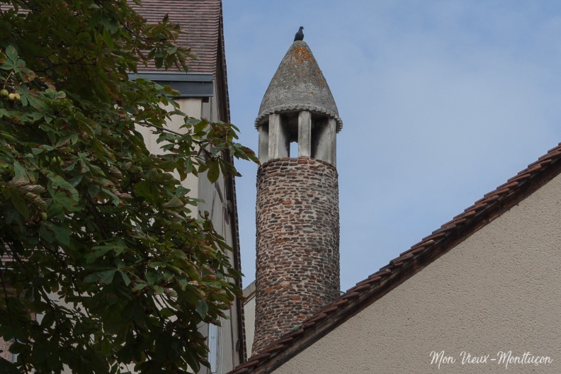 0070_croix-verte_rue-4_four-banal_vue-place-montaignac.jpg