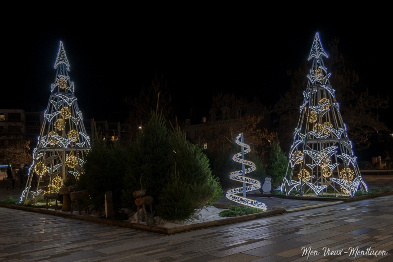Le parvis de la mairie mairie_parvis-2.jpg