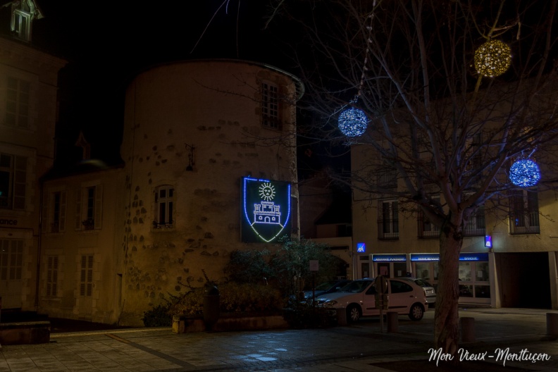 Porte des Forges : la Tour Fondue vue du boulevard de Courtais 0082_porte-forges_rue-1_tour-fondue_nuit-3.jpg