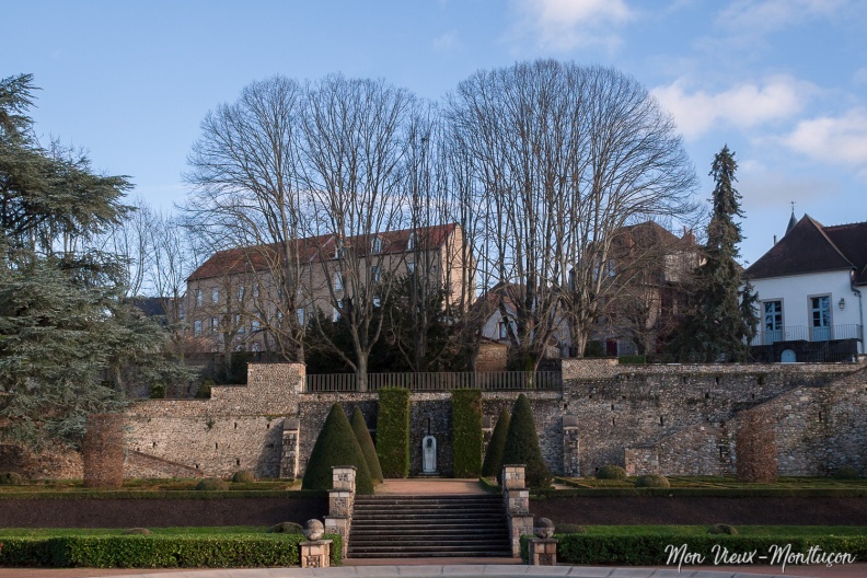 Jardin Wilson : entrée principale. Au fond la statue d'André Messager 0086_jardin-wilson_entree_hiver.jpg