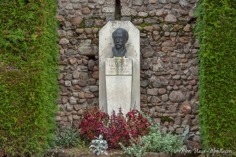 Jardin Wilson : buste en bronze d'André Messager, compositeur et chef d'orchestre (1853-1929) 0098_jardin-wilson_messager.jpg