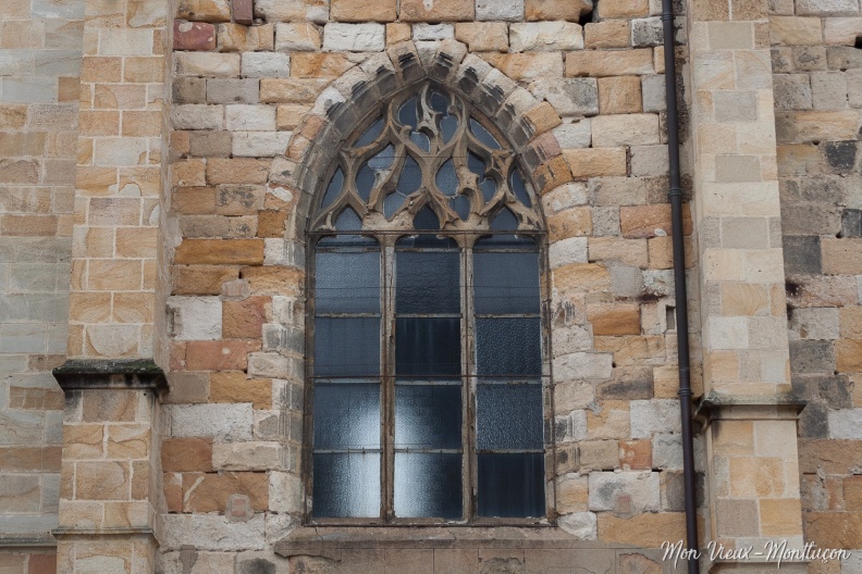 Église Notre-Dame : fenêtre non restaurée 0108_notre-dame_eglise_restauration-non.jpg