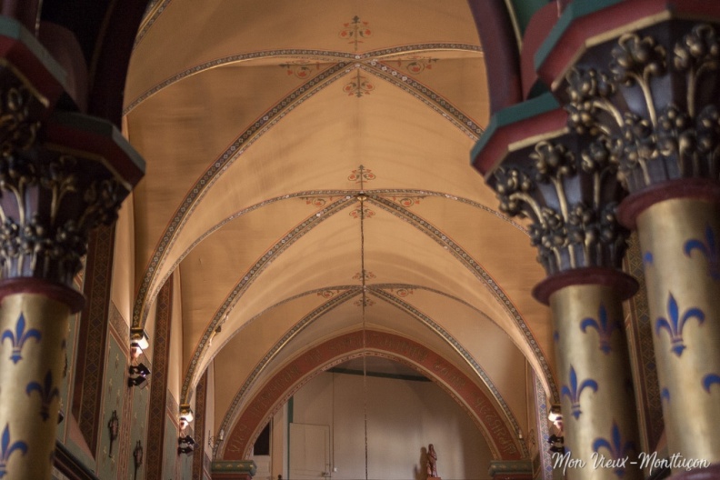 Chapelle du Sacré Cœur de Jésus : plafond avec voûtes en croisée d'ogives 0115_chapelle-sacre-coeur_plafond.jpg
