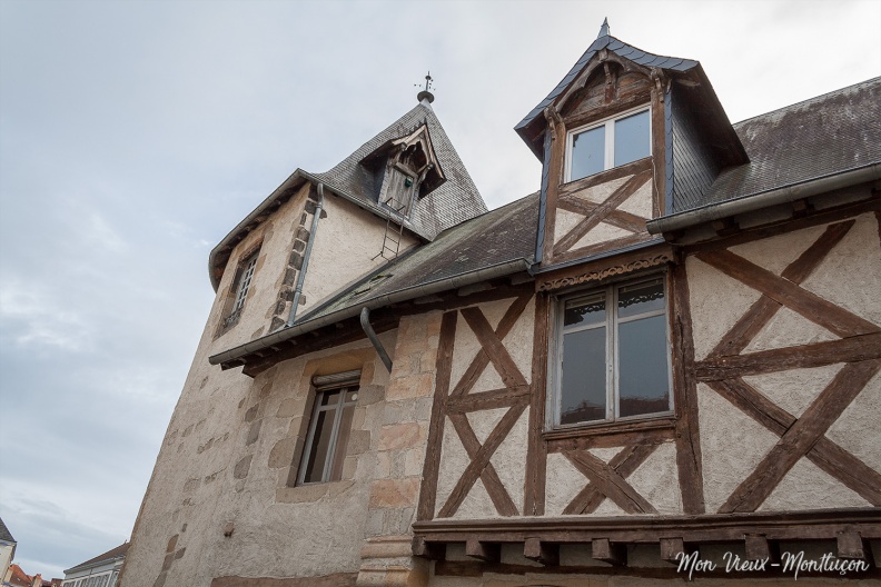 1 rue Porte des Forges : maison Perrot de Saint Angel 0133_porte-forges_rue-1_facade-tour.jpg
