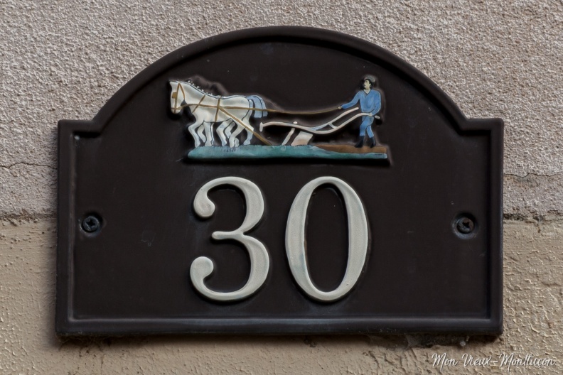 30 rue des Serruriers : plaque 0135_serruriers_rue-30_plaque-rue.jpg