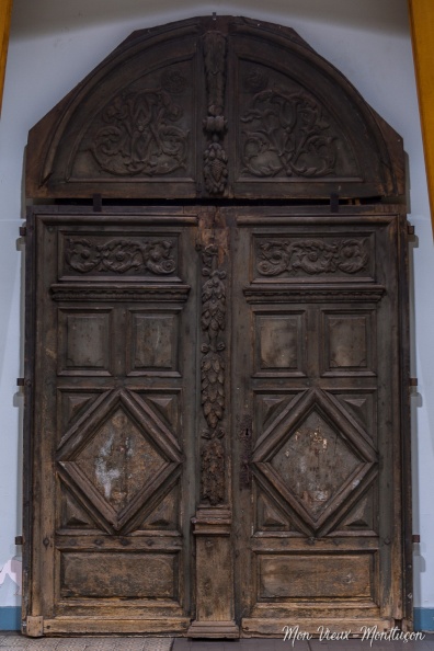 Hôtel de ville : porte d'entrée de la chapelle du couvent des Ursulines, devenu le théâtre municipal en 1809 et détruit en 1909 0144_mairie_porte-theatre.jpg