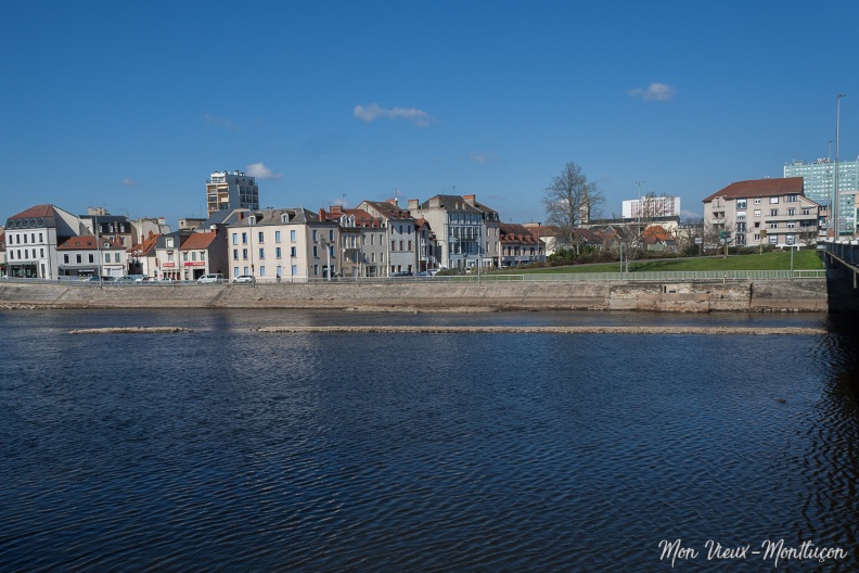 Voie romaine visible du pont Saint-Jacques pendant les travaux des bords du Cher. 0173_voie-romaine_2.jpg
