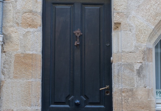 Porte et butoir