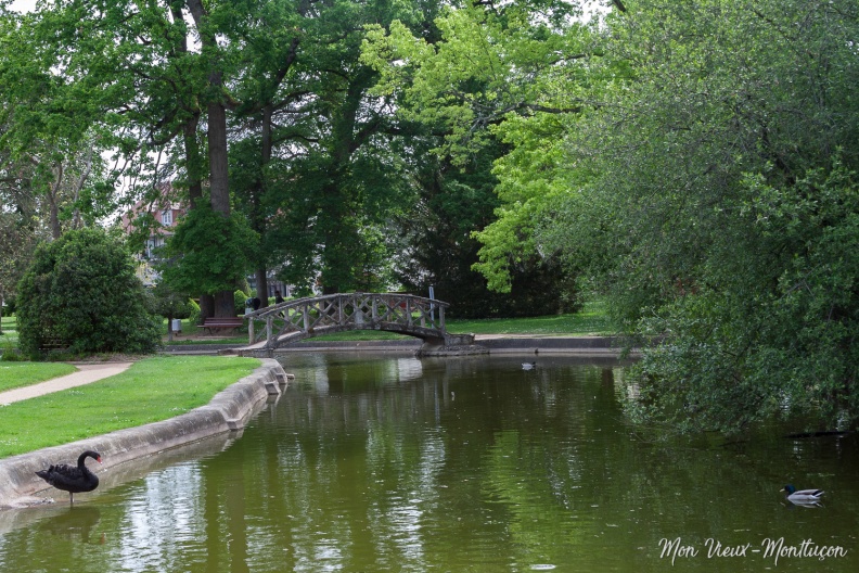 Parc Saint-Jean : le petit pont de bois saint-jean_parc_pont.jpg