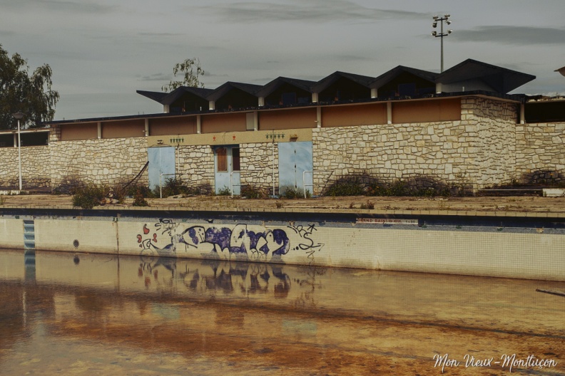 Restes de la piscine Saint-Jean : l'accès aux vestiaires saint-jean_piscine-07.jpg