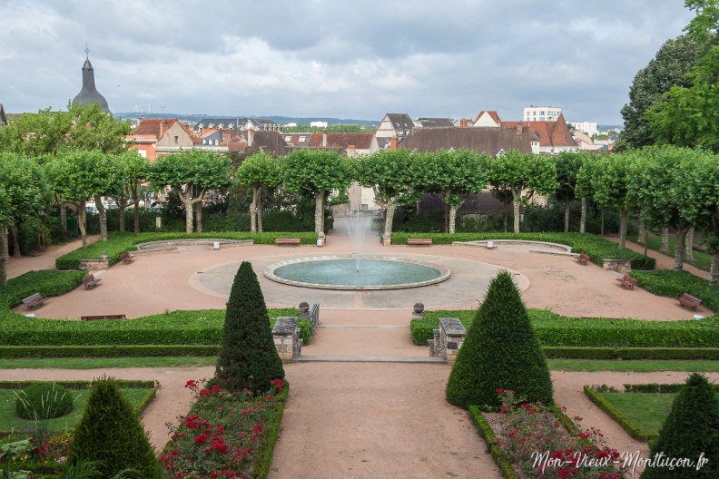 Jardin Wilson : l'entrée principale 0240_jardin-wilson_entree-fontaine.jpg