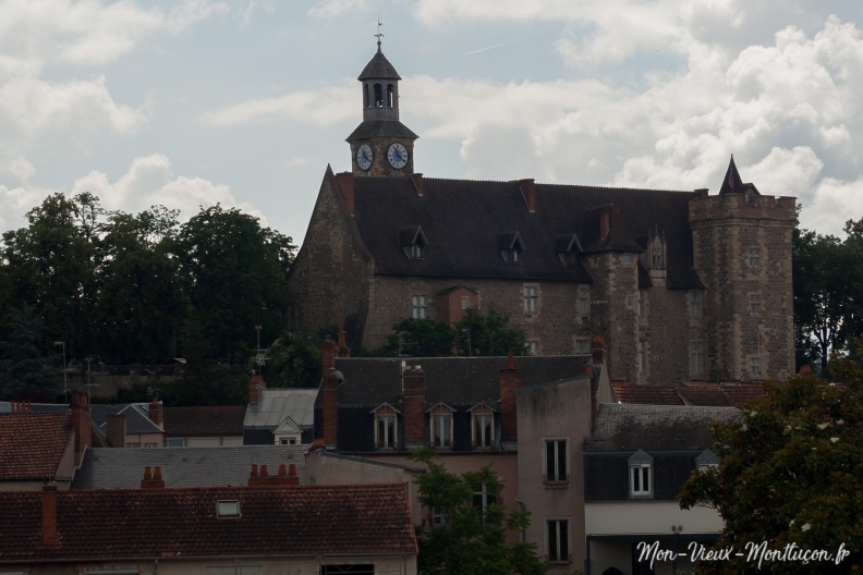 Château des ducs de Bourbon vu des Bains-Douches, rue des Rémouleurs 0250_vieux-chateau_bains-douches.jpg