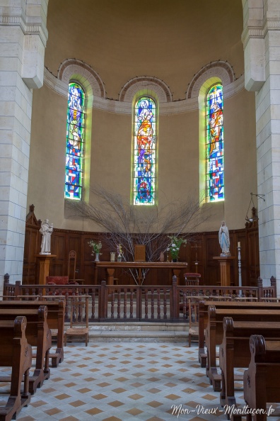 La Charité : l'autel de la chapelle _MG_6488.jpg