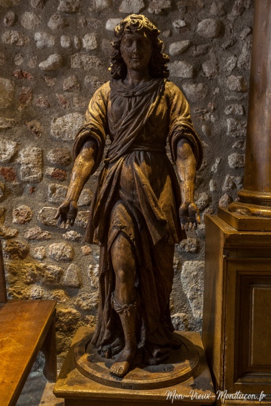 Église Saint-Pierre : statue en bois de sainte Valérie attribuée au maître sculpteur Jean Cox 0255_saint-pierre_eglise_sainte-valerie-3-1.jpg