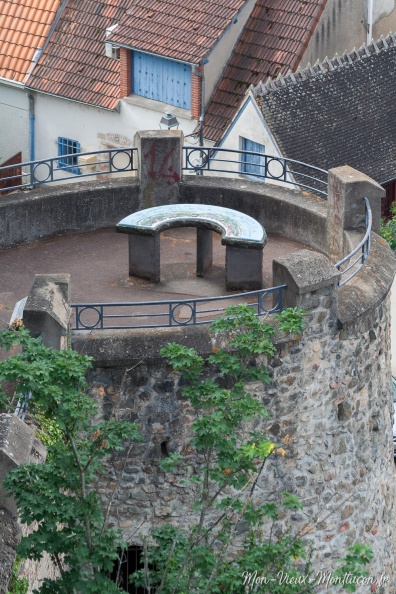 Château des ducs de Bourbon : panorama côté portail aux Lions 0257_vieux-chateau_panorama-donjon.jpg