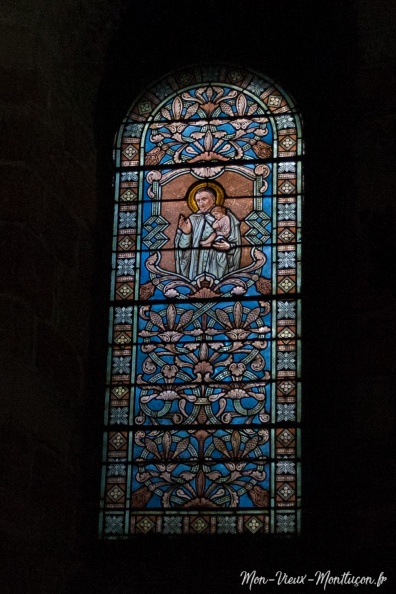 0270_saint-pierre_eglise_vitrail_saint-vincent-paul.jpg