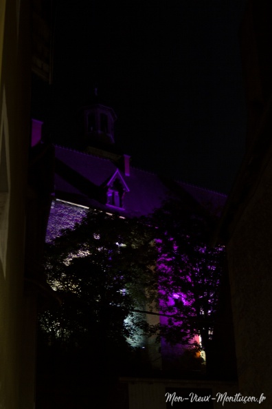 Château des ducs de Bourbon aux couleurs d'Octobre Rose, campagne de sensibilisation au dépistage du cancer du sein 0273_vieux-chateau_octobre-rose-01.jpg