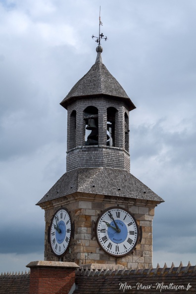 Château des ducs de Bourbon : la Tour de l'Horloge et son clocheton vus du donjon 0290_vieux-chateau_tour-horloge-donjon.jpg