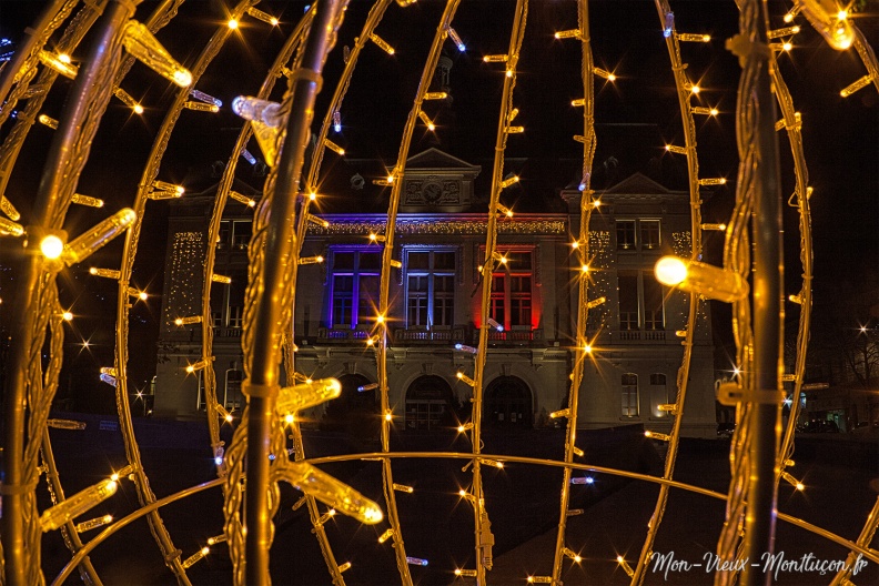 La mairie toute en sobriété 0302_mairie_noel-02.jpg