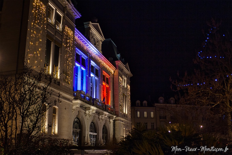 La mairie toute en sobriété 0302_mairie_noel-03.jpg