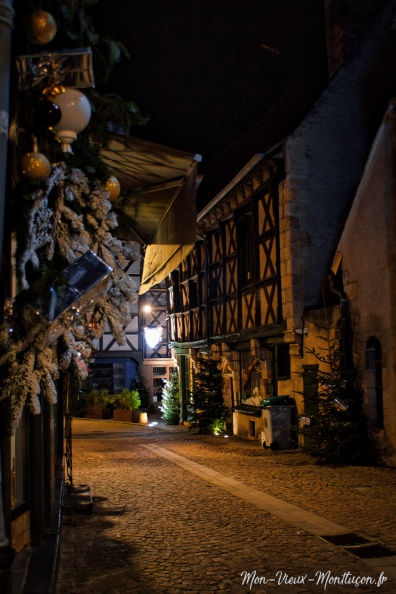 Rue des Cinq Piliers et la maison des Douze Apôtres 0303_illu-noel_cinq-piliers.jpg