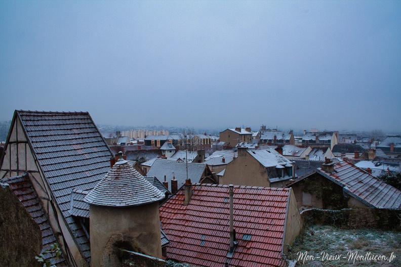 Quand il givre plus qu'il ne neige 0314_toits-givres_vue-esplanade.jpg