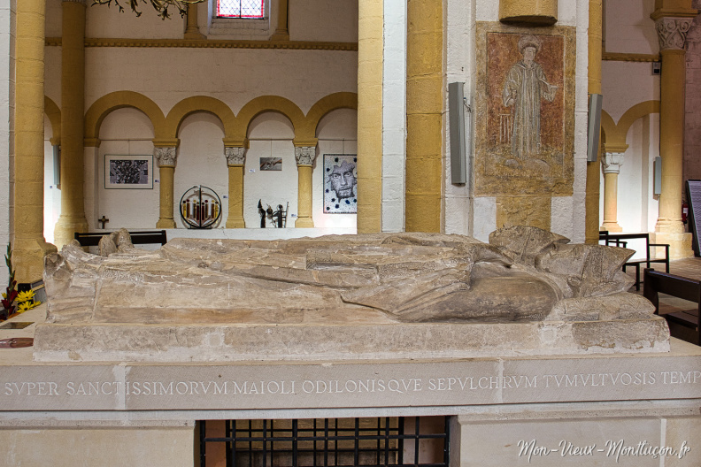 Souvigny : gisants de Mayeul et Odilon souvigny_tombeau_gisants.jpg