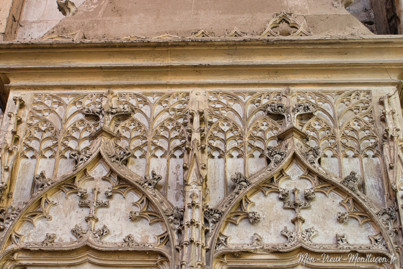 Souvigny : dais de l'armoire aux reliques souvigny_armoire-reliques_dais.jpg