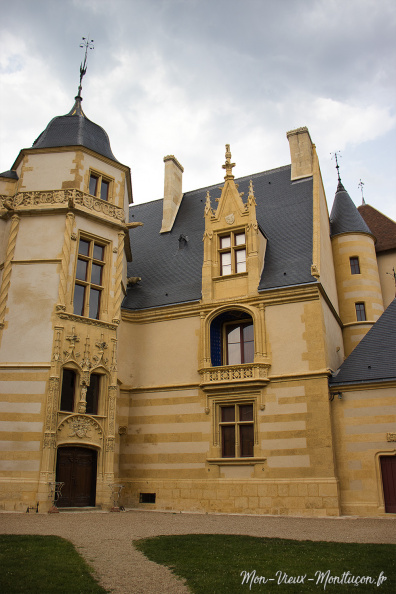 Château d'Ainay-le-Vieil : logis renaissance IMG_0658.jpg