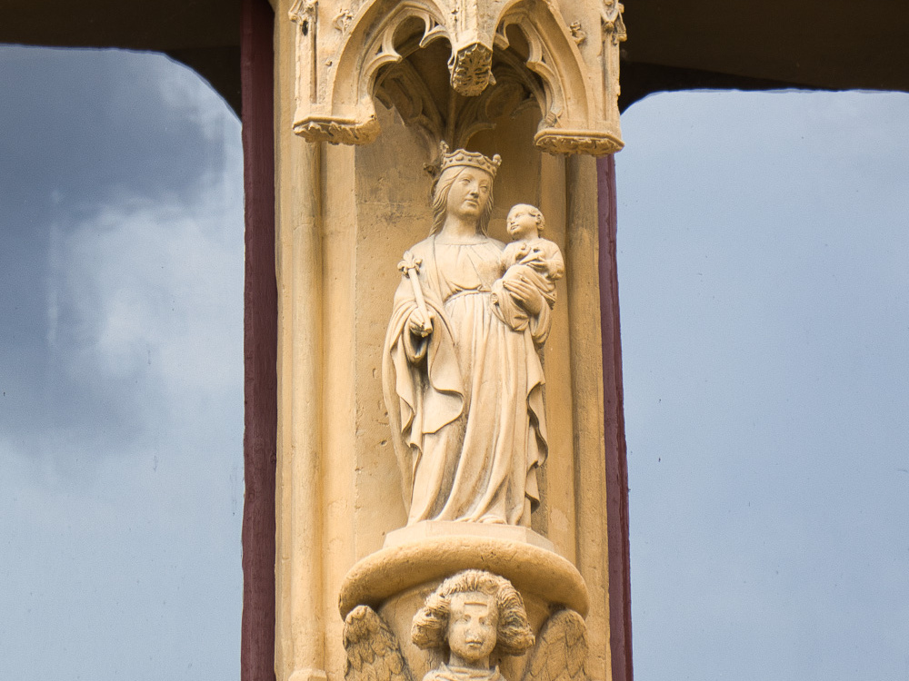 Vierge à l'enfant