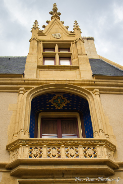 Château d'Ainay-le-Vieil : balcon IMG_0666.jpg